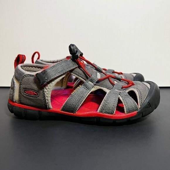 Kids KEEN CNX Waterproof Grey Outdoor Sandals / Size 4 - Picture 2 of 8